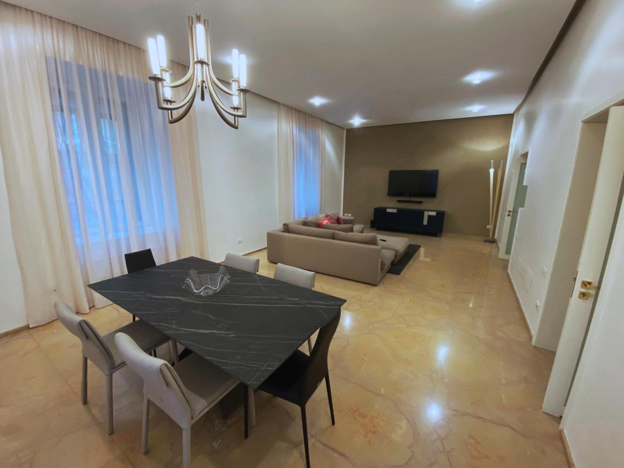 Luxury House With Parking Neapel